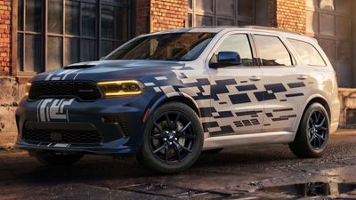 Dodge Gives The 16-Year-Old Durango Special Colors And A Two-Tone Concept