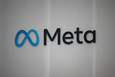 Lawmakers From Meta's Biggest Market Want Zuckerberg To Apologize After Restricting a Post From Its PM