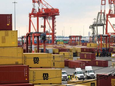 Early surge in US container imports coming to an end, shippers say