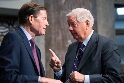 Long-stalled Russia sanctions bill passed by Senate