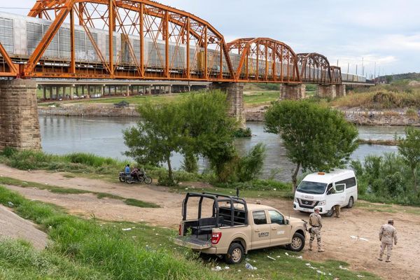 US police officer accused of killing three people in Mexico arrested at border