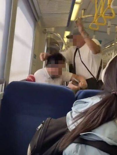 台鐵車廂爆全武行！75歲翁高聲訓女 列車長勸阻雙雙濺血