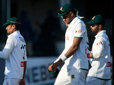 Bangladesh crash to heavy defeat ahead of Australia Tests