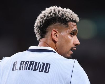 Liverpool agree to sign Barcelona’s Ronald Araújo on loan as Jacquet cover