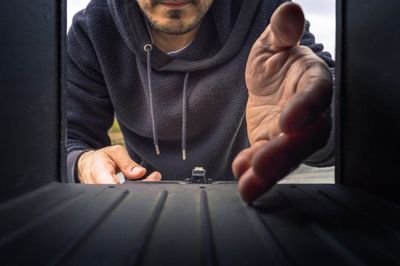 6 Mailbox and Package Habits That Can Expose Financial Information