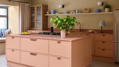 Not Color Drenching, Not Accent Walls — The ‘Soft Contrast’ Trend Is the Calm Yet Rich Way to Decorate Your Home Right Now