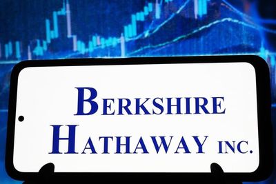 Berkshire Hathaway's Buyback Engine Roars Back As Net Earnings More Than Double To $25.7 Billion
