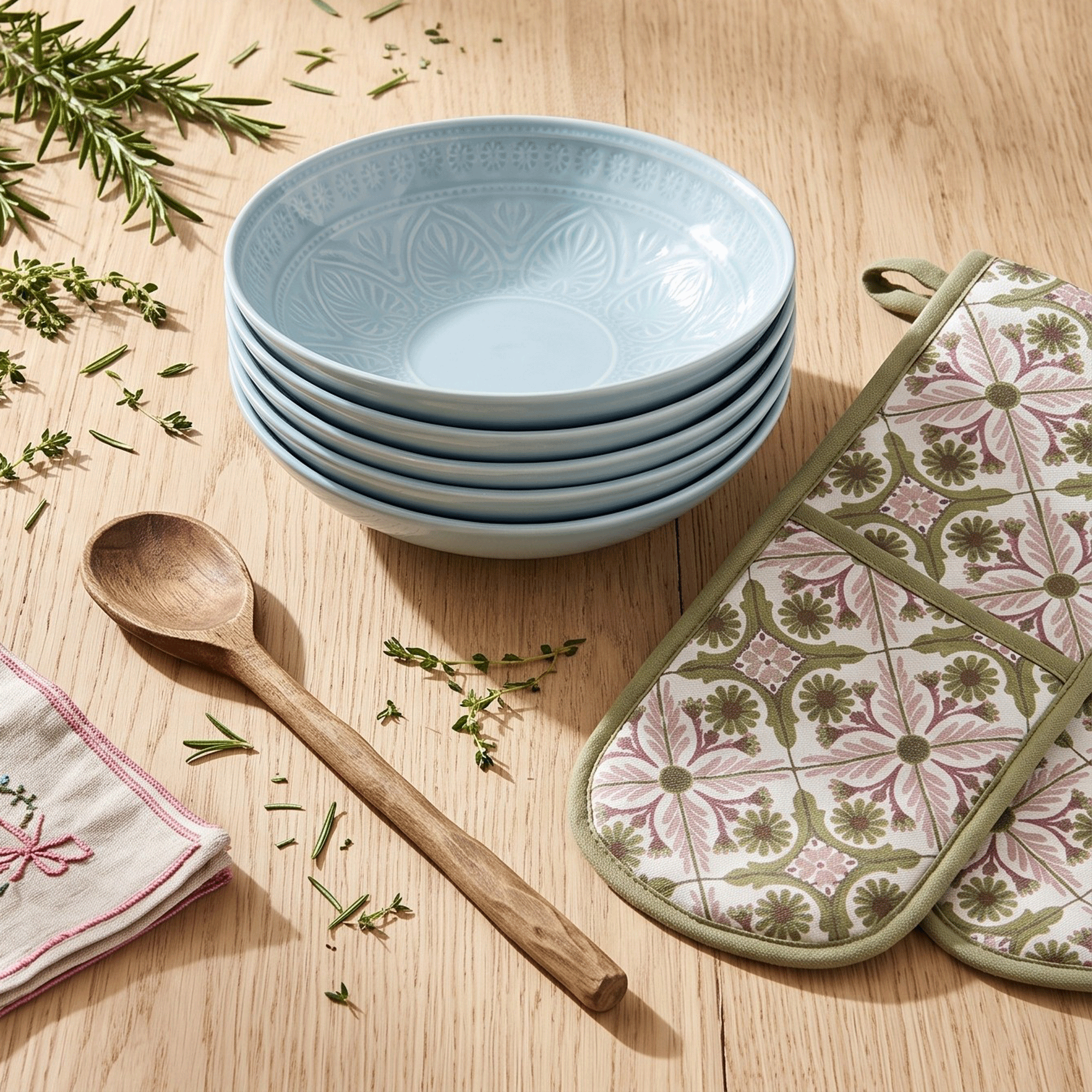 Fancy a stylish bargain? Check out this month's 20 homeware buys under £20, as chosen by Ideal Home's Deputy Editor