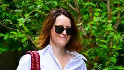 Claire Foy proves one statement bag can make even jeans and flip-flops look polished