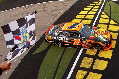 Carson Kvapil wins NASCAR O'Reilly Iowa race after chaotic overtime restart