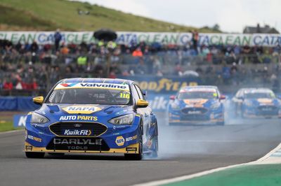 BTCC Knockhill: Sutton takes big stride towards title with victory