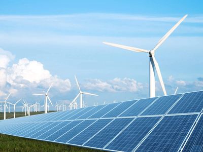 India achieves 300 GW renewable energy capacity, 60% of 500 GW target by 2030
