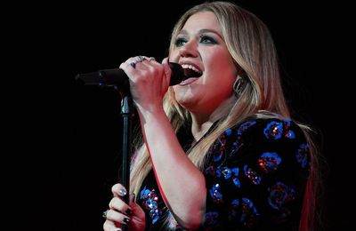 Kelly Clarkson says she once had to break up with the same person twice