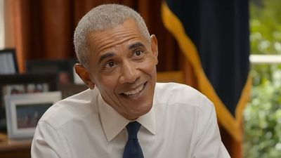 Obama's Tan Suit Debacle Got Mentioned Twice In A Week. This Time Larry David Brought It Up
