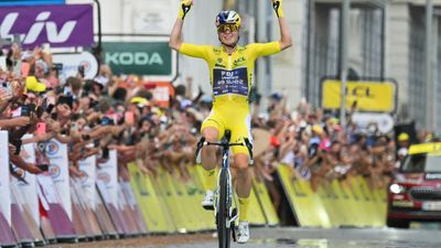 Dutch rider Demi Vollering wins second Women's Tour de France