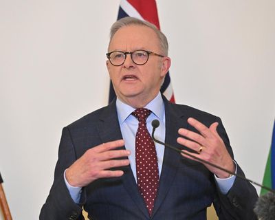 Albanese gives ground on gambling inducements as Labor and Coalition inch towards deal