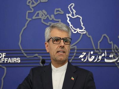 Iran says Hormuz transit fee details not under discussion in Oman talks