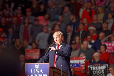 Lifelong Republican Regrets Donald Trump Vote After Ice Detains His Fiancée in Houston