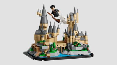 Lego Has A Mini Hogwarts Set Coming, And Merlin's Beard Is It Cute
