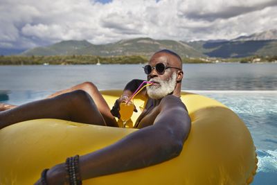The stock market may be doing so well that it's causing more baby boomers and Gen Xers to drop out of the labor force