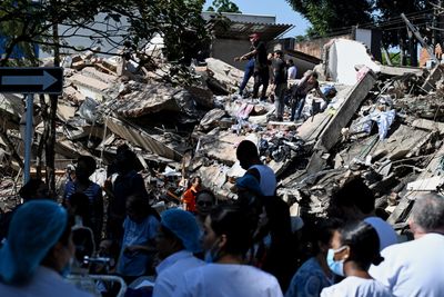 Video Captures Building Collapse Near Catholic University Following 7.4 Quake in Colombia