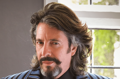 Laurence Llewelyn-Bowen reveals what the Beckhams are really like as neighbours in the Cotswolds