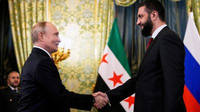 مذكرة التفاهم بين دمشق وموسكو... هل تطوي صفحة النفوذ الروسي أم تكشف عن حسابات جديدة لبوتين؟