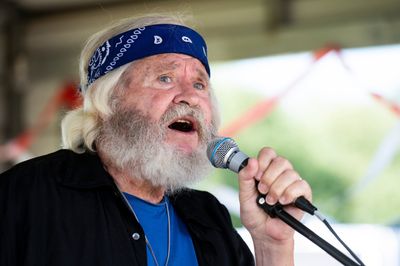 Ben Jones, who went from ‘Dukes of Hazzard’ to Congress, dies at 84