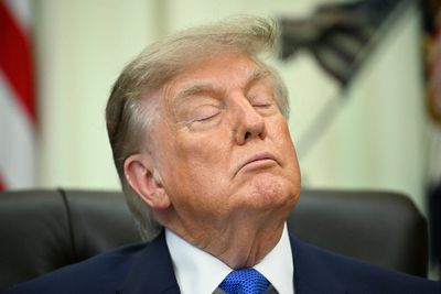 Trump mocked over apparent zone-out during Oval Office vaccine announcement