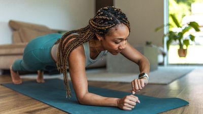 A trainer says you should try these three static holds to build muscle, improve joint stability and lower your resting blood pressure