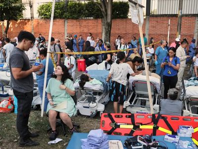 Colombia earthquake kills 132, injures 570; hospital patients trapped under rubble