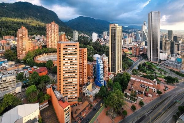 Colombia Magnitude 7.4 Earthquake Kills 132, Leaves Hundreds Injured as Buildings Collapse and Rescue Teams Search for Survivors