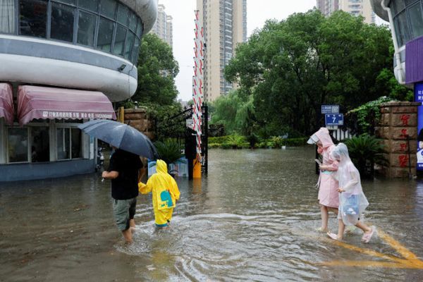 40% of flights grounded in Shanghai as long-lived Typhoon Dolphin moves north