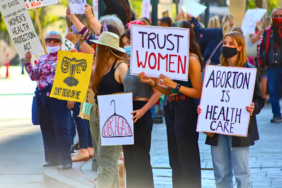 New Massachusetts Law Removes All Gestational Cutoffs and Expands Out of State Abortion Protections