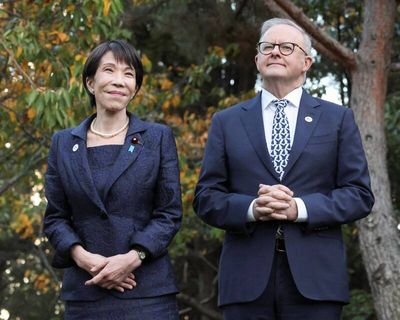 澳洲總理拿哈密瓜開黃腔！ 扯日本首相送禮拒道歉