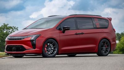 You Won’t Recognize These Two Chrysler Pacifica Minivans