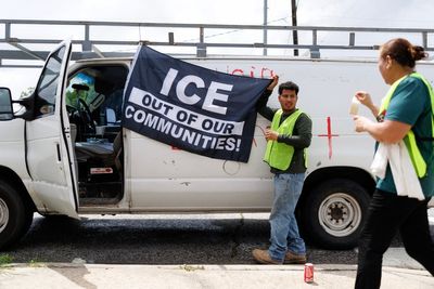ICE arrests 1,645 migrants per day in massive deportation push