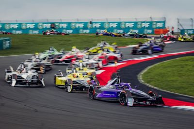 Nine-way Formula E title fight goes down to the wire in London