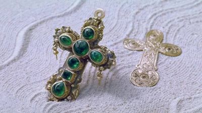 A diver found a $3 million gold cross in a Spanish shipwreck; 20 years later, it vanished from a museum