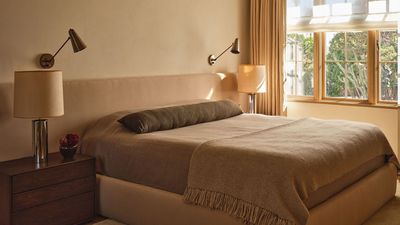 4 'Transitional' Colors That Feel Perfect for Bedrooms in 2026 — They Create the Ideal "Bit-of-This, Bit-of-That Atmosphere"