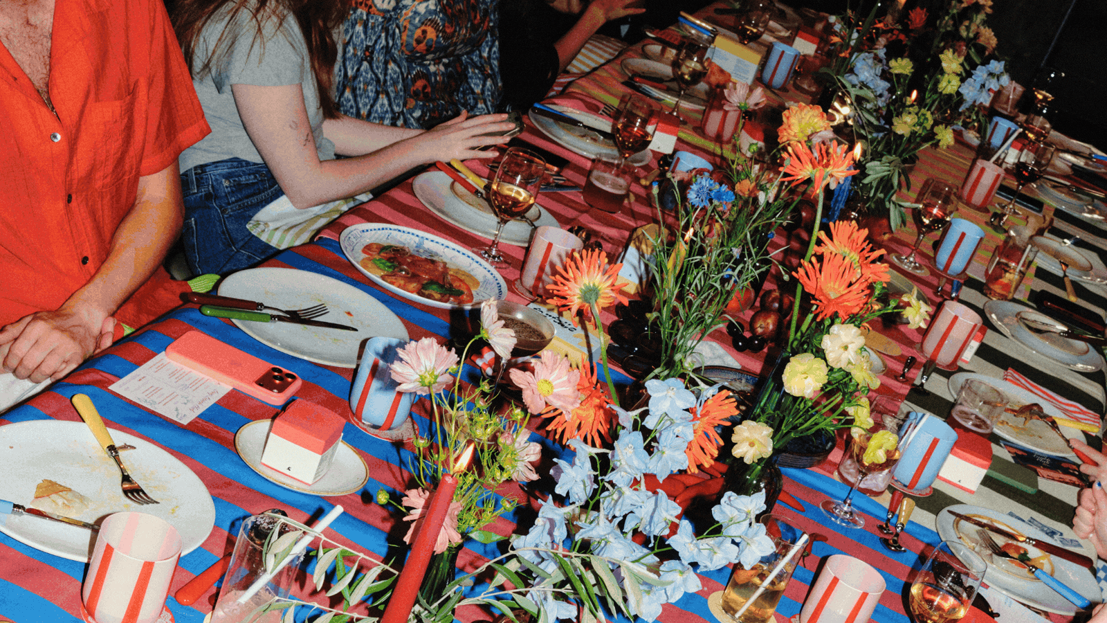 Inspired by "the Holidays We Never Want to End", This Joyous Pop-Up Makes a Case for Mismatched Tableware