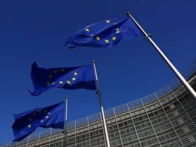 EU packaging rules take effect with limits on 'forever chemicals', plastics curbs