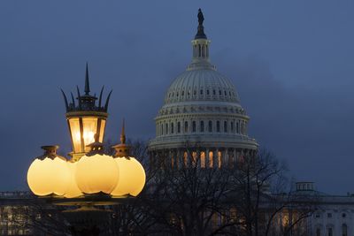 Government Shutdown Odds Just Dropped: Bitcoin Traders Are Reading It Wrong