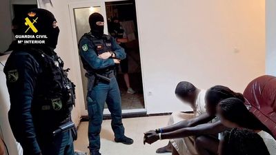 الشرطة الإسبانية تفكك شبكة متهمة باستغلال مهاجرات قاصرات ونقلهن إلى فرنسا