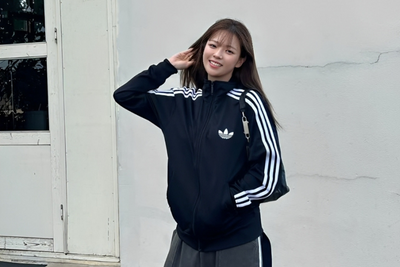 TWICE's Jeongyeon Leaves JYP Entertainment After Eleven Years, Reassures Fans She Is Not Leaving the Group