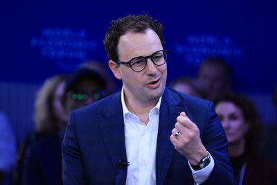 87.5% of venture dollars went to AI. The rest fought over scraps