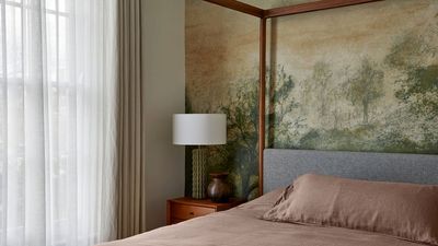 As a Japanese Interior Designer, These Are My 5 Non-Negotiables When Designing a Bedroom so That It 'Breathes'