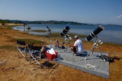 Solar eclipse viewing threatened by wildfires and bad weather