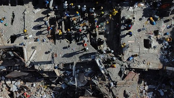 Colombia declares three days mourning for quake victims as EU pledges assistance