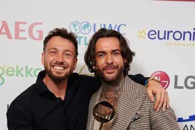 Sam Thompson and Pete Wicks to host ITV2 series about male self-improvement